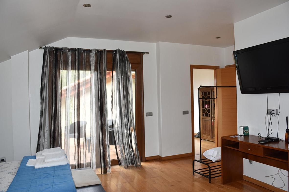 A De Bego Apartment Mougas ภายนอก รูปภาพ